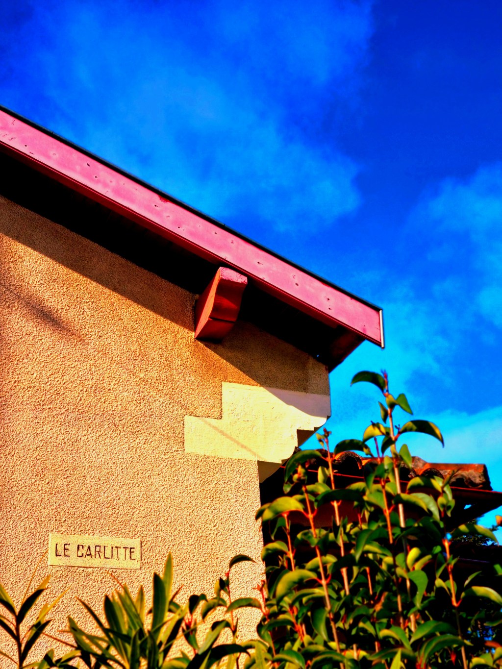 fenêtre entrouverte